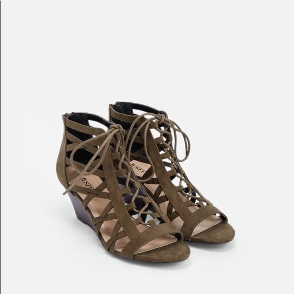 “Daisy” JustFab Wedges in Olive